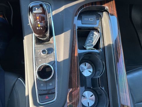 Used 2023 Cadillac Escalade Premium Luxury image 23