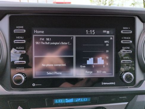 Used 2022 Toyota Tacoma SR AWD/4WD image 19