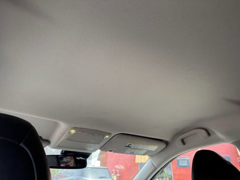 Used 2018 Nissan Rogue SL image 26