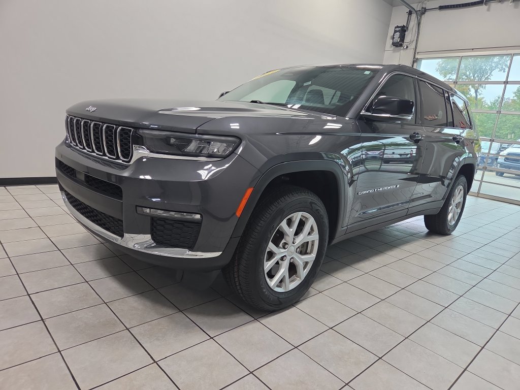 Used 2023 Jeep Grand Cherokee L Limited AWD/4WD image 7