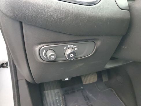 Used 2022 Chevrolet Equinox LT image 17