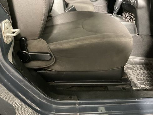 Used 2016 Jeep Wrangler Sport image 27