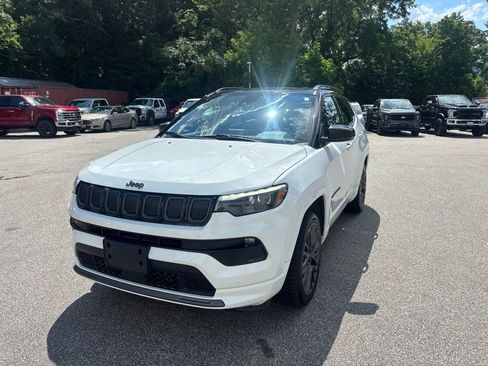 Used 2022 Jeep Compass High Altitude AWD/4WD image 3