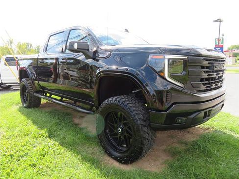 Used 2022 GMC Sierra 1500 Elevation w/ Preferred Package AWD/4WD image 14
