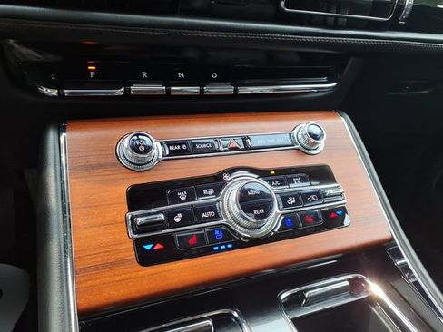 Used 2023 Lincoln Aviator Reserve w/ Jet Package AWD/4WD image 22