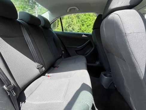 Used 2011 Volkswagen Jetta Sedan FWD image 28