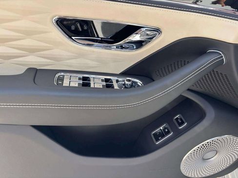 Certified 2024 Bentley Flying Spur S V8 image 39