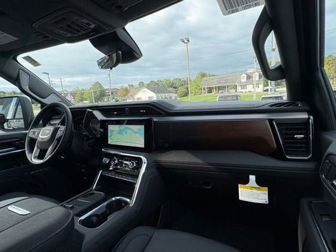 New 2026 GMC Sierra 3500 Denali w/ Denali Reserve Package image 21