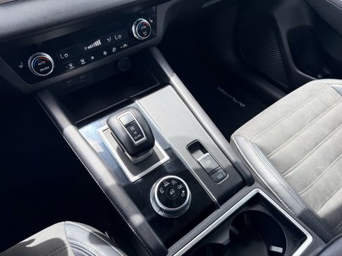 Used 2023 Mitsubishi Outlander SE FWD image 26