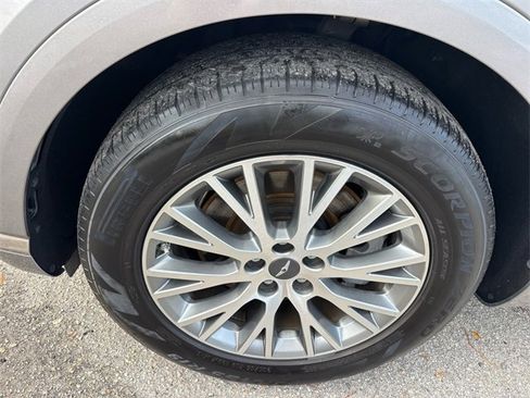 Used 2024 Genesis GV80 2.5T image 9