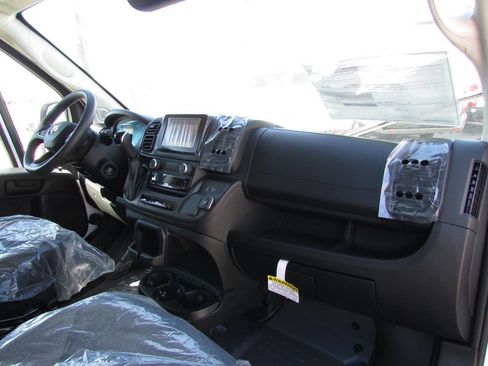 Used 2025 RAM ProMaster 2500 w/ Convenience Group image 14