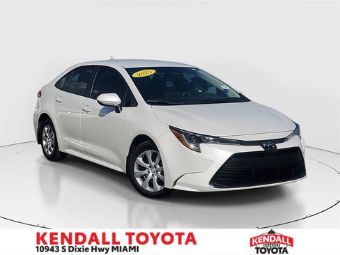 Used 2025 Toyota Corolla LE image 1