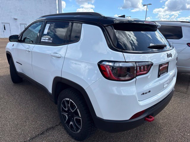 Used 2024 Jeep Compass Trailhawk AWD/4WD image 5