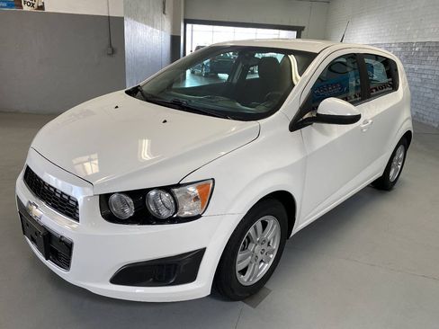 Used 2014 Chevrolet Sonic LT FWD image 3
