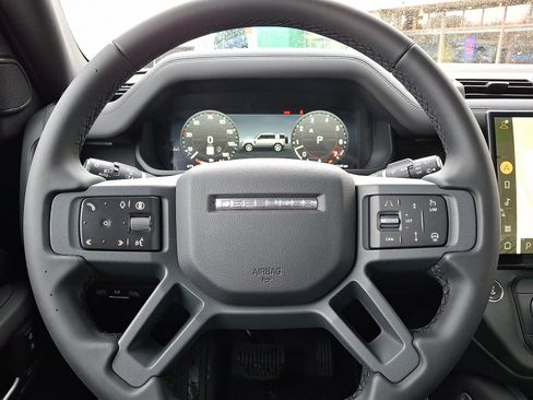 New 2026 Land Rover Defender 110 X-Dynamic SE image 5