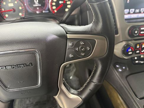 Used 2016 GMC Yukon XL Denali image 17