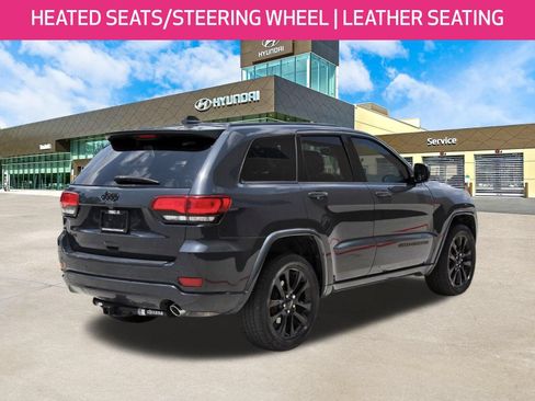 Used 2018 Jeep Grand Cherokee Altitude AWD/4WD image 5