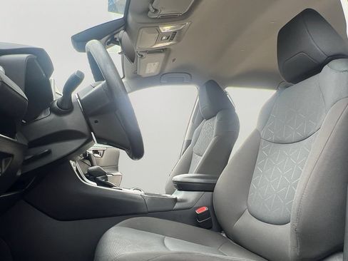 Used 2025 Toyota RAV4 XLE AWD/4WD image 22