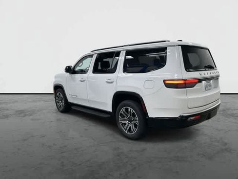 Used 2024 Jeep Wagoneer Series II w/ Flexible Seating Group RWD image 9
