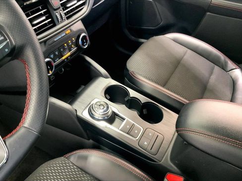 Used 2025 Ford Escape ST-Line FWD image 17