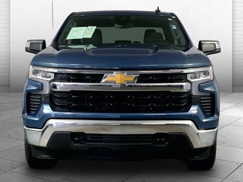 Used 2024 Chevrolet Silverado 1500 LT AWD/4WD image 2