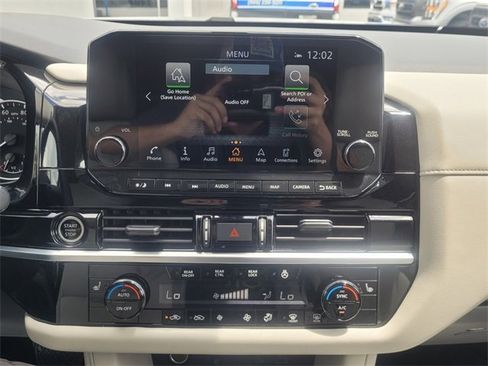 Used 2024 Nissan Pathfinder SL image 13