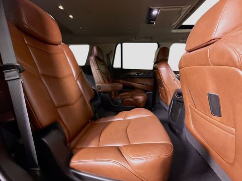 Used 2019 Cadillac Escalade Luxury RWD image 27
