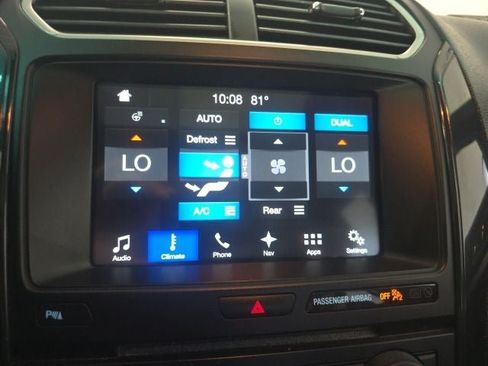 Used 2017 Ford Explorer XLT w/ Equipment Group 202A AWD/4WD image 27