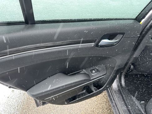 Used 2022 Chrysler 300 Touring image 14