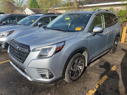 Used 2024 Subaru Forester Touring w/ Pop Package 2 image 1