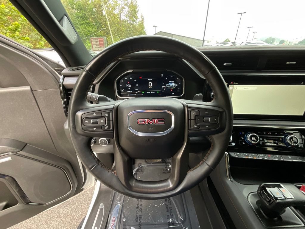 Used 2024 GMC Sierra 1500 AT4 w/ Technology Package AWD/4WD image 11