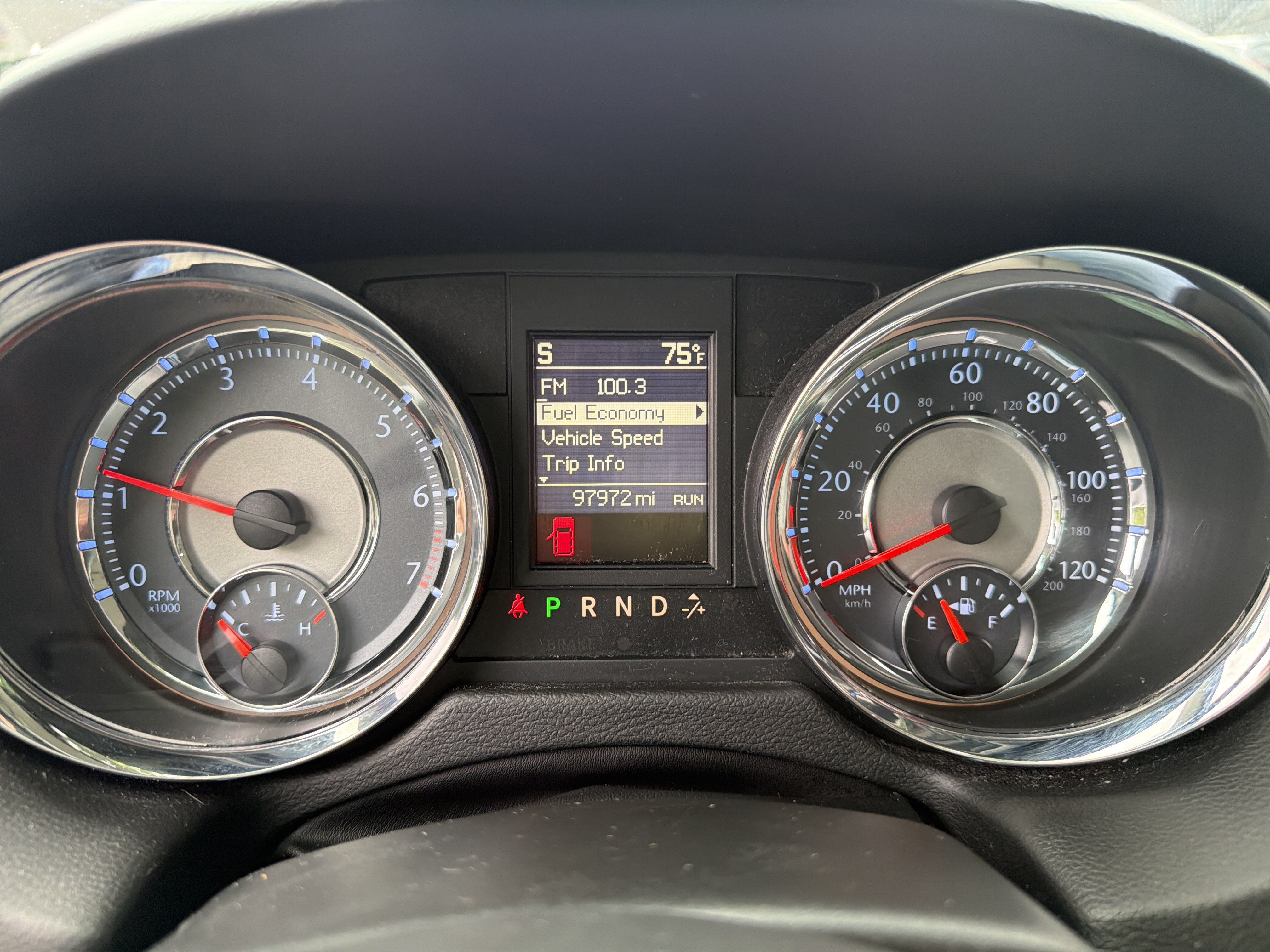 Used 2014 Chrysler Town & Country Touring-L w/ Driver Convenience Group FWD image 25