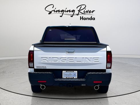 Used 2025 Honda Ridgeline Black Edition image 5