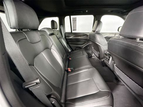 Used 2026 Jeep Grand Cherokee Limited AWD/4WD image 43