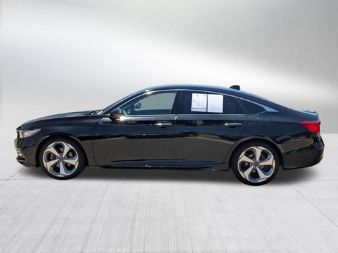 Used 2018 Honda Accord Touring image 2