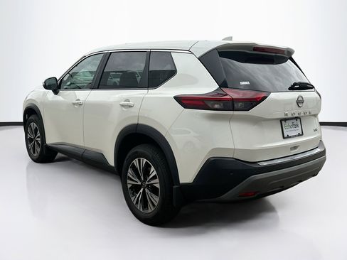 Used 2023 Nissan Rogue SV image 5