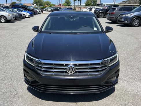 Used 2019 Volkswagen Jetta SEL Premium FWD image 2