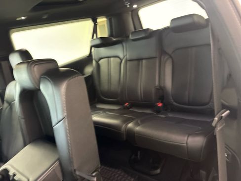 Used 2024 Jeep Wagoneer L Series III w/ Premium Group I AWD/4WD image 21