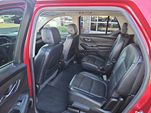 Used 2018 Chevrolet Traverse LT image 25