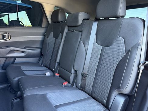 Used 2024 Kia Sorento LX image 33