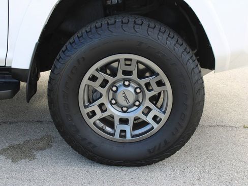 Used 2021 Toyota 4Runner Venture image 30