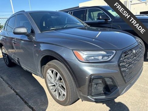 Used 2024 Audi Q5 2.0T Premium w/ Summer of Audi Package AWD/4WD image 4