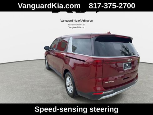 Used 2024 Kia Carnival LX FWD image 7