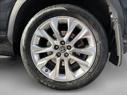 Used 2022 Toyota Highlander Limited image 9