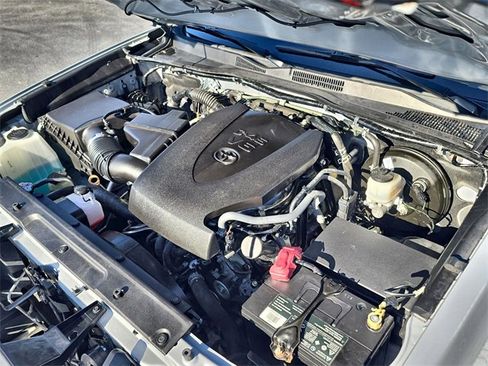 Used 2020 Toyota Tacoma TRD Off-Road image 17