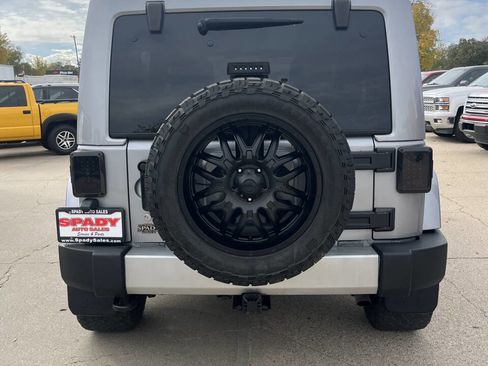 Used 2015 Jeep Wrangler Unlimited Sahara w/ Dual Top Group image 9