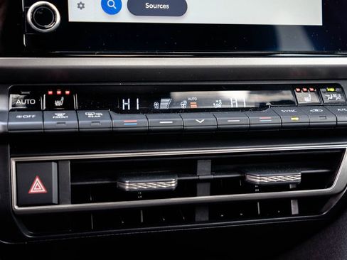 Used 2025 Toyota Camry LE image 25