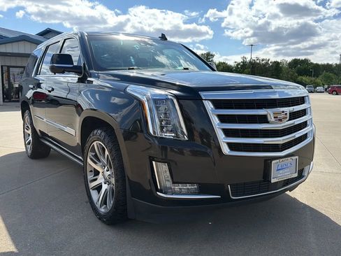 Used 2016 Cadillac Escalade Premium AWD/4WD image 29