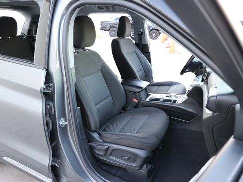 Used 2023 Ford Explorer XLT image 35