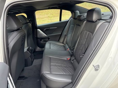 New 2026 BMW 530i xDrive image 23